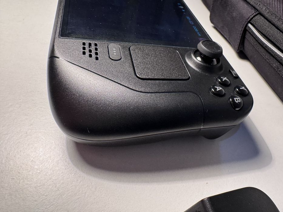Steam Deck OLED 1TB – Отлично състояние + аксесоари