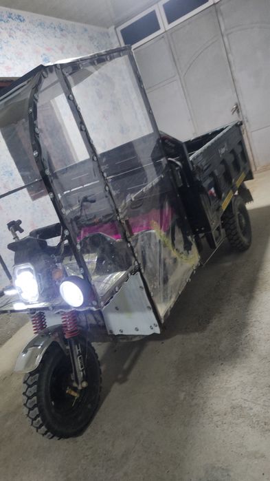 Mototsikl Tiko ga abmen yoki naxtga sotiladi