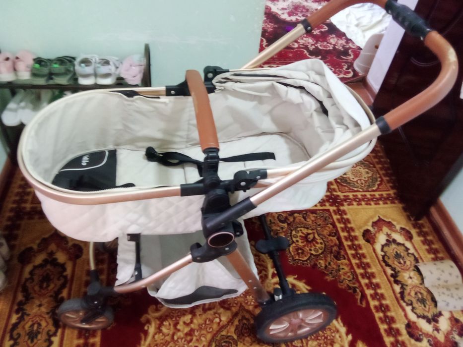 Bolalar kalyaskasi sotiladi