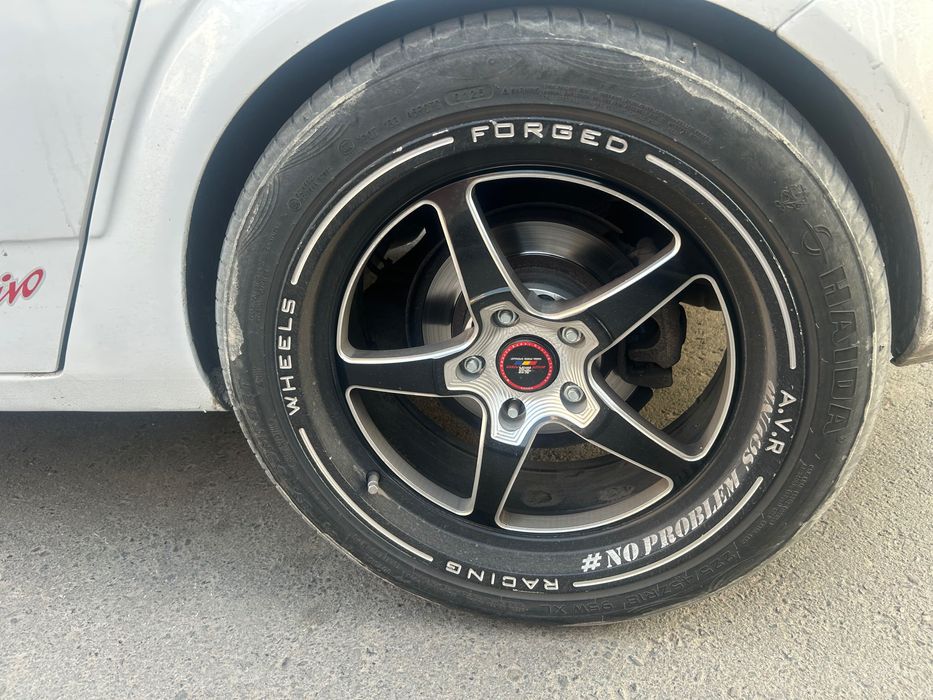 Продам диски с резиной R18