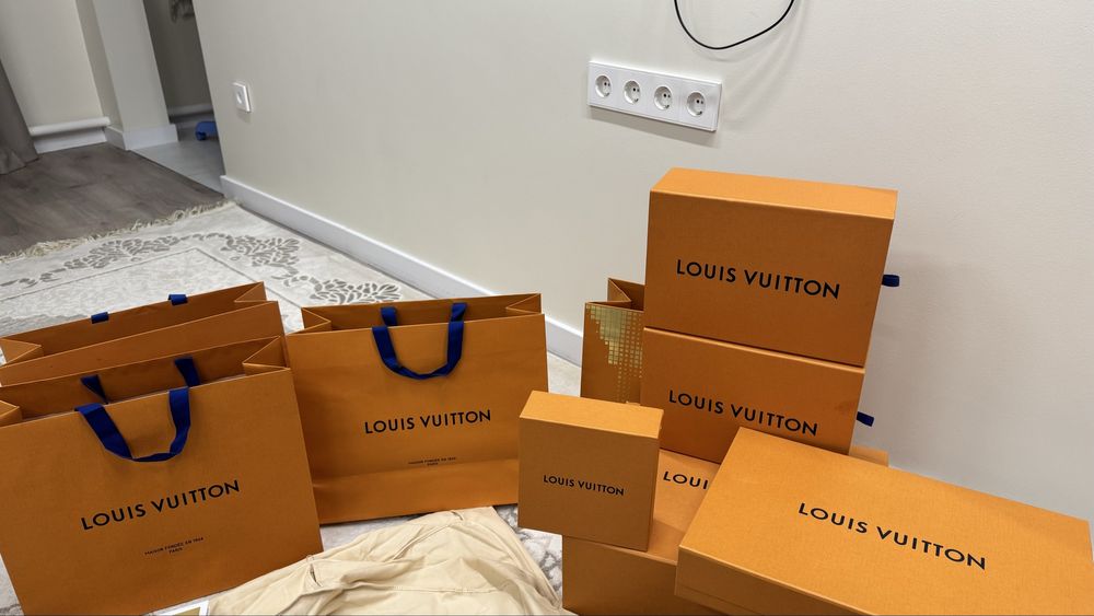 Коробки в оригинале Louis Vuitton