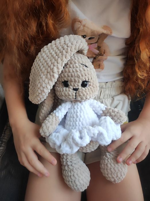 Прекрасно ръчно изработено зайче