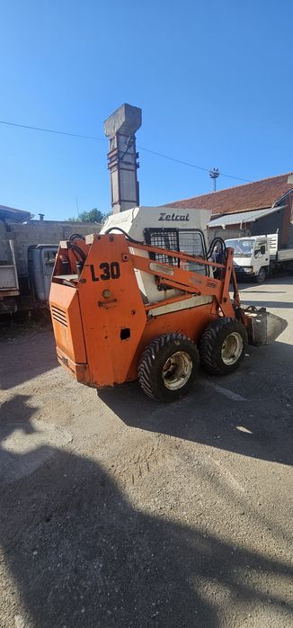 Bobcat мини челен товарач