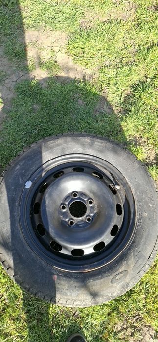 Vând urgent jante cu anvelope de vară ford focus 2