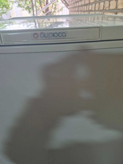 Холодильник двухкамерный в отличном рабочем состоянии