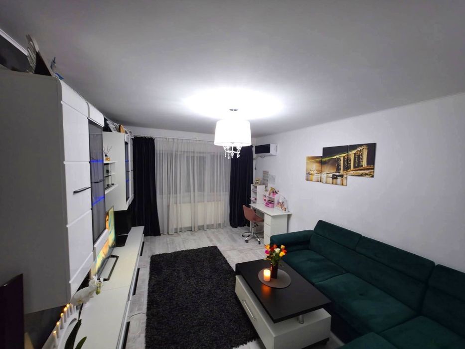 De vanzare Apartament 3 Camere