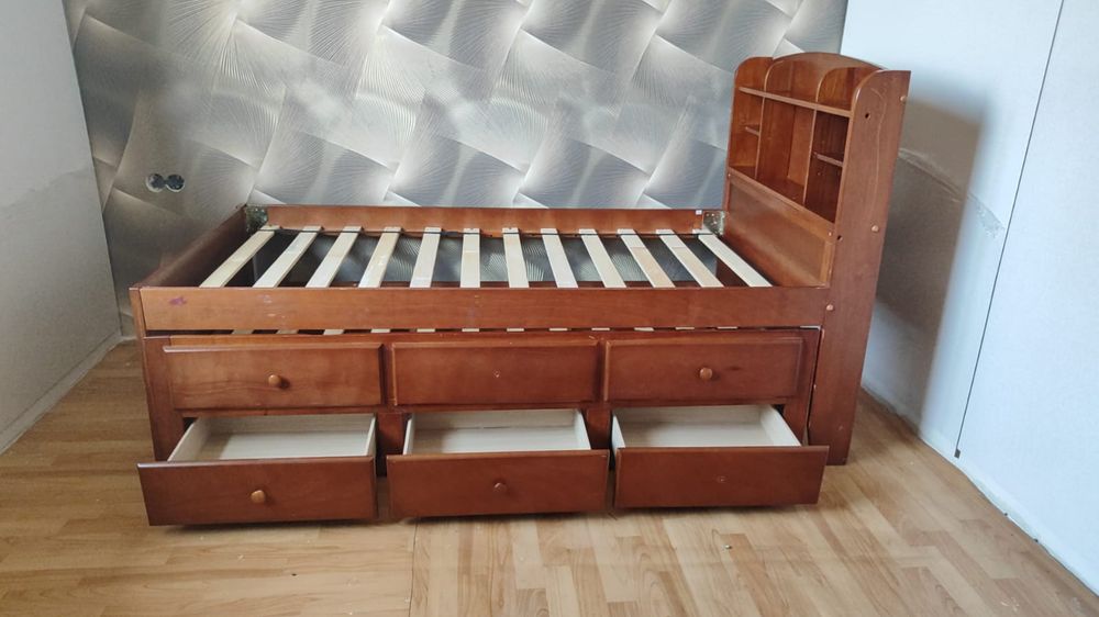 Төсек 1 адамдық жағдайы жақсы