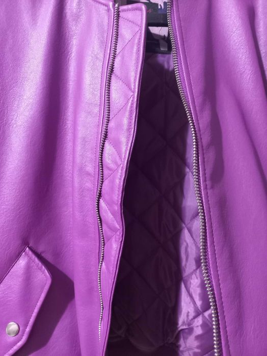 Яке лилаво удебелено