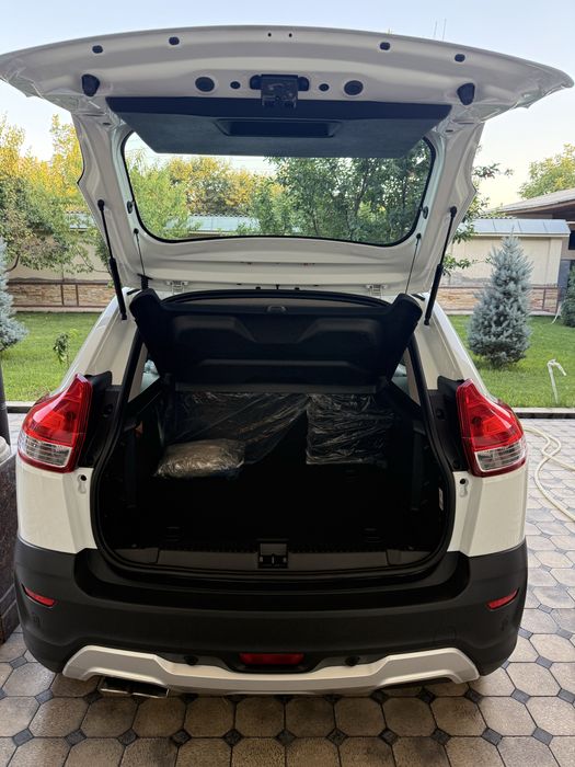 Lada Xray Cross Luxe Prestige