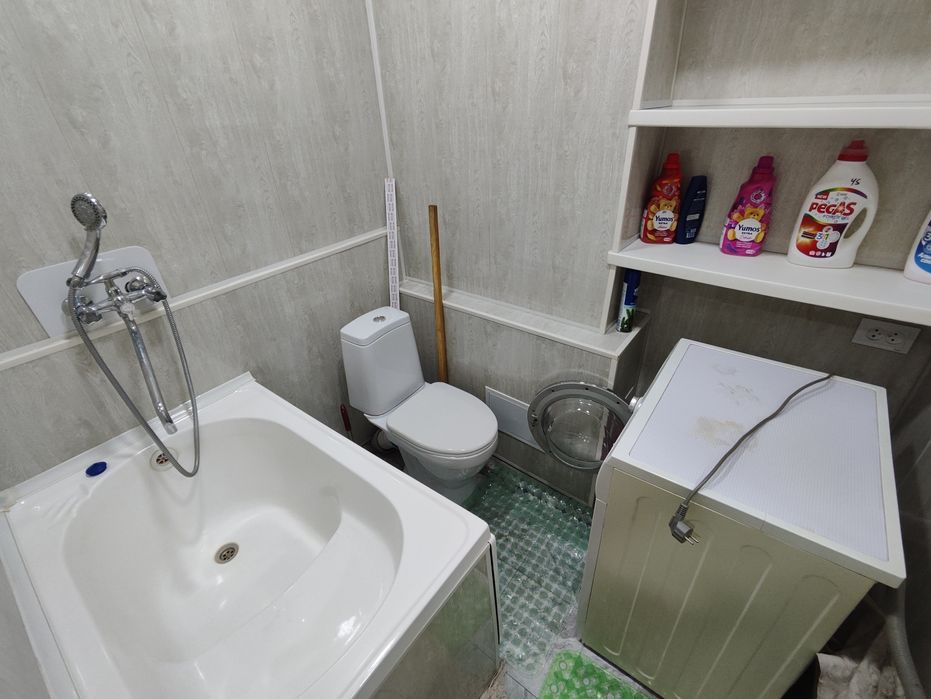 Продаётся 1 ком кв Сергели 2, бывшее общежитие