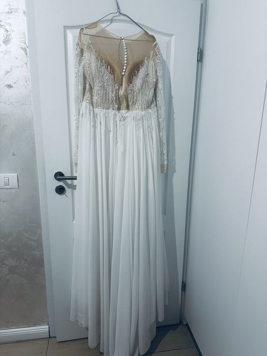 Rochie de mireasa cu voal lung