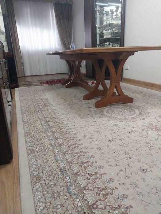 Mebelniy stol foydalanilgan.