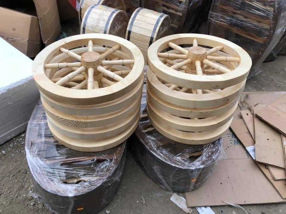 Roata din lemn ornamentala