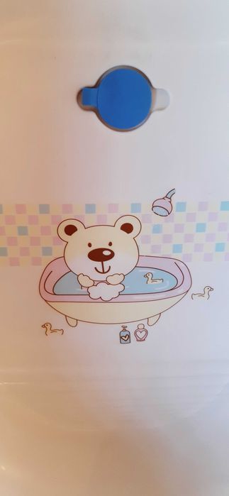 Продавам детска вана за къпане със стойка и помощна подложка