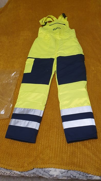 Сигнално електрикови зимни якета и дебели ватирани гащеризони