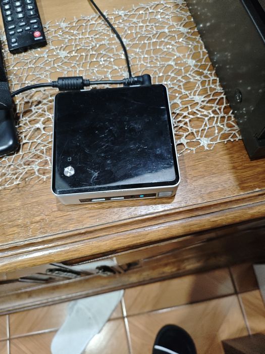 Mini PC Intel NUC (i3-6100U, 8GB RAM DDR4, SSD 240GB NVMe