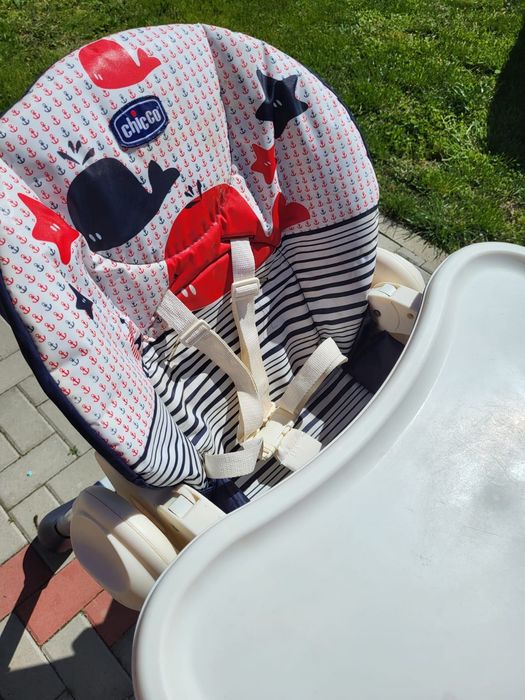 Scaun de masa Chicco cu spătar reglabil ( poziție somn)