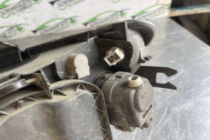 Far dreapta 89000520 Peugeot 206 prima generatie (facelift)