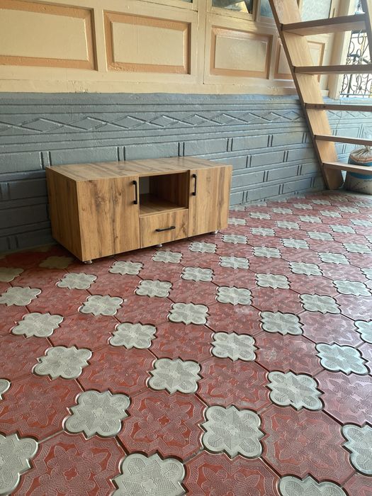 Тв тумба сффатли фарнитуралардан килинган