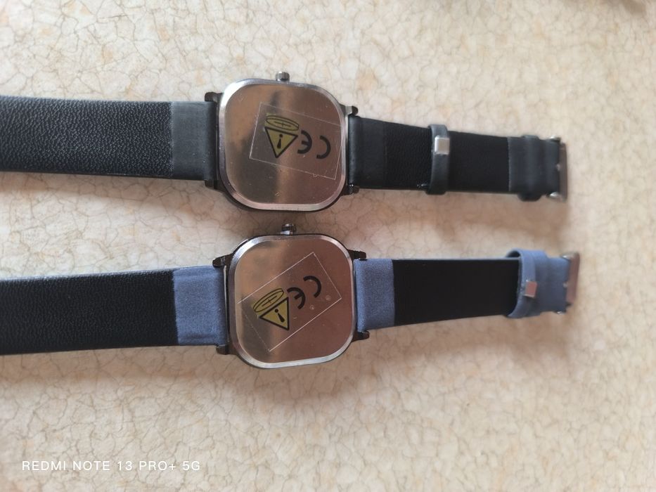 Новые часы есть два цвета