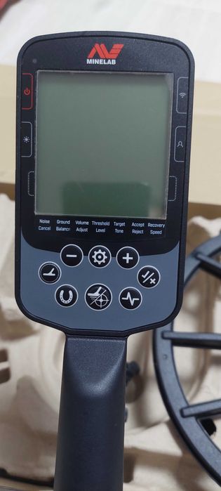 Металлоискатель Minelab equinox 900.