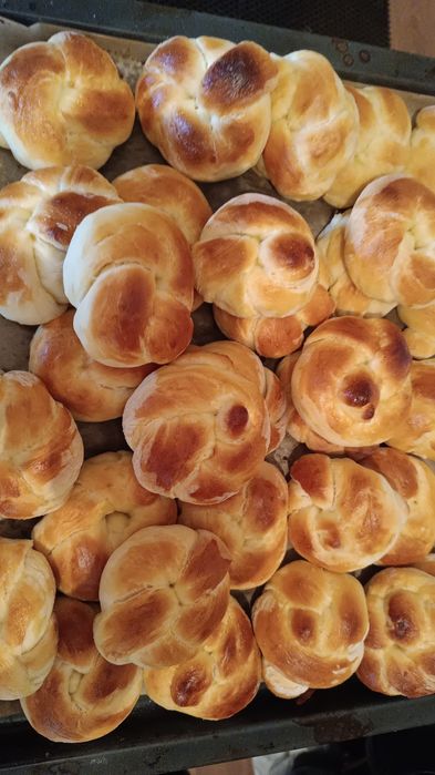 Баурсаки,шелпеки, булочки