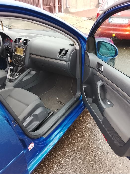 Vw golf 5 benzina 1.6 din 2005.impecabil.