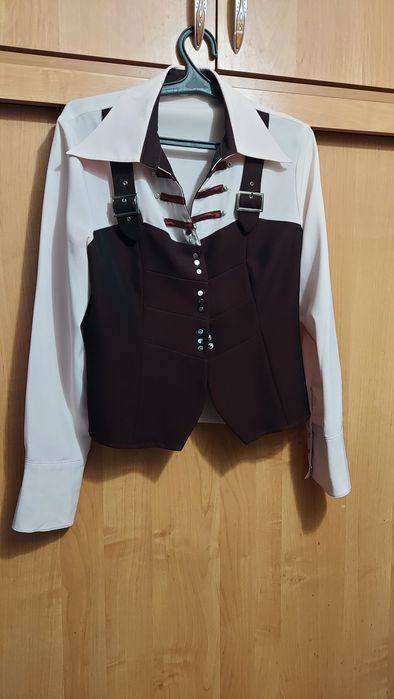 Продаётся костюм четверка