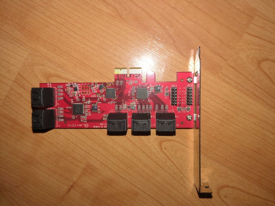 Placă Delock PCI Express x2 > 10 porturi SATA