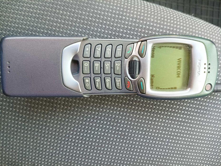 Nokia 8110                    .