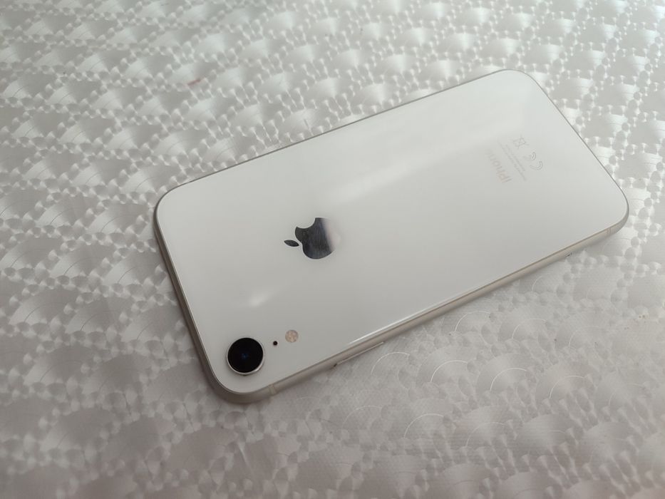iPhone XR 64GB White