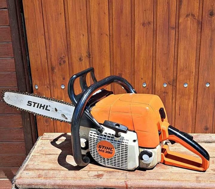 Sthil 390 1750 lei neg aproape nou