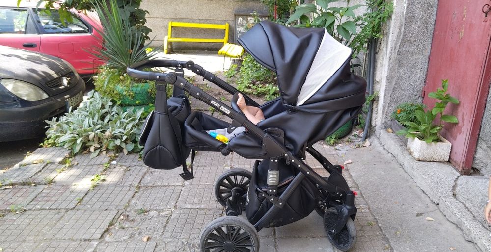 Комбинираната бебешка количка