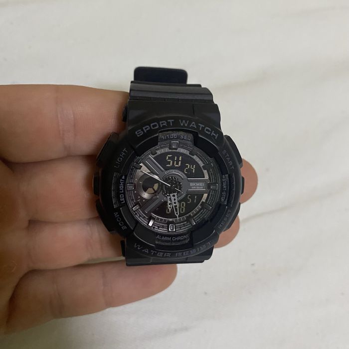 Часовник SKMEI