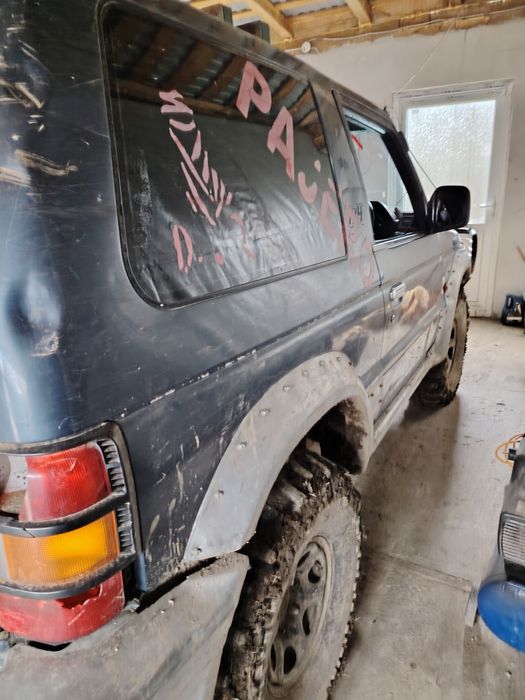 Vând Mitsubishi pajero
