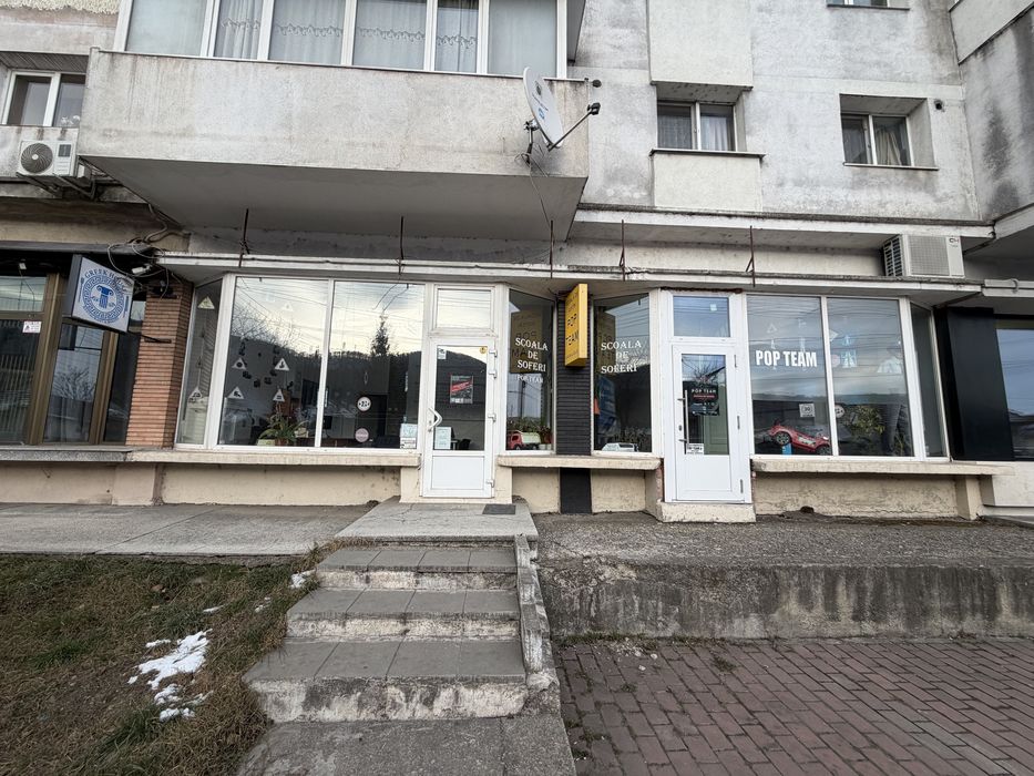 131mp  spatiu comercial  bradet