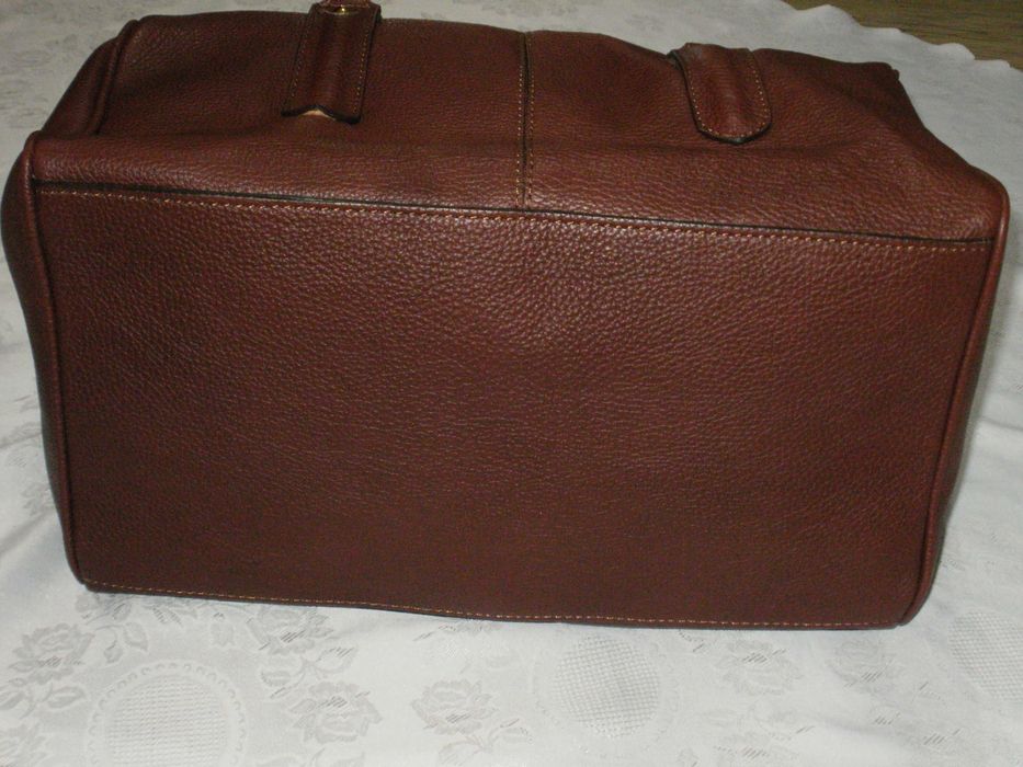 нова дамска чанта естествена кожа НМ