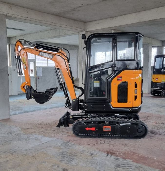 Miniexcavator Lubeck W250. 2.5 tone~Nou~