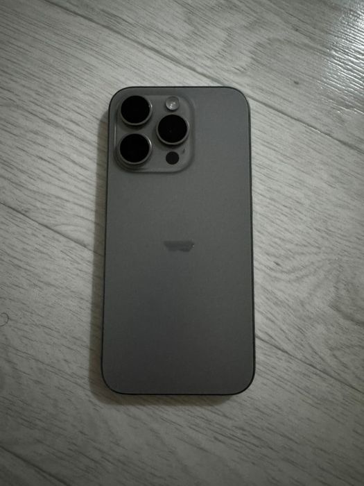 Айфон 15 про.