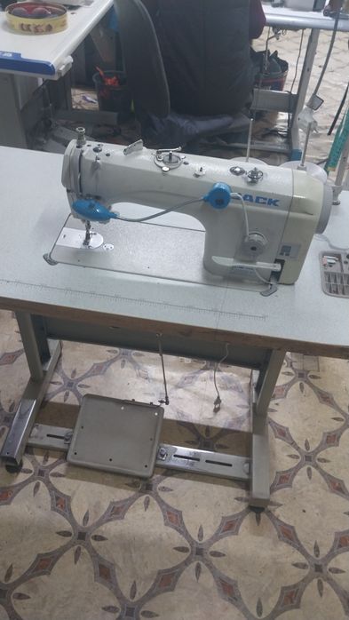 Швейная машина JACK