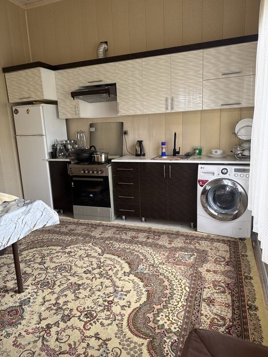 Kuxnni mebel granitli stoll bn