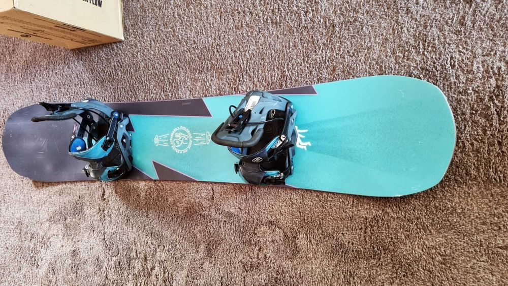 Placa Snowboard Drake League 152cm + Legaturi Snowboard Flow Juno M