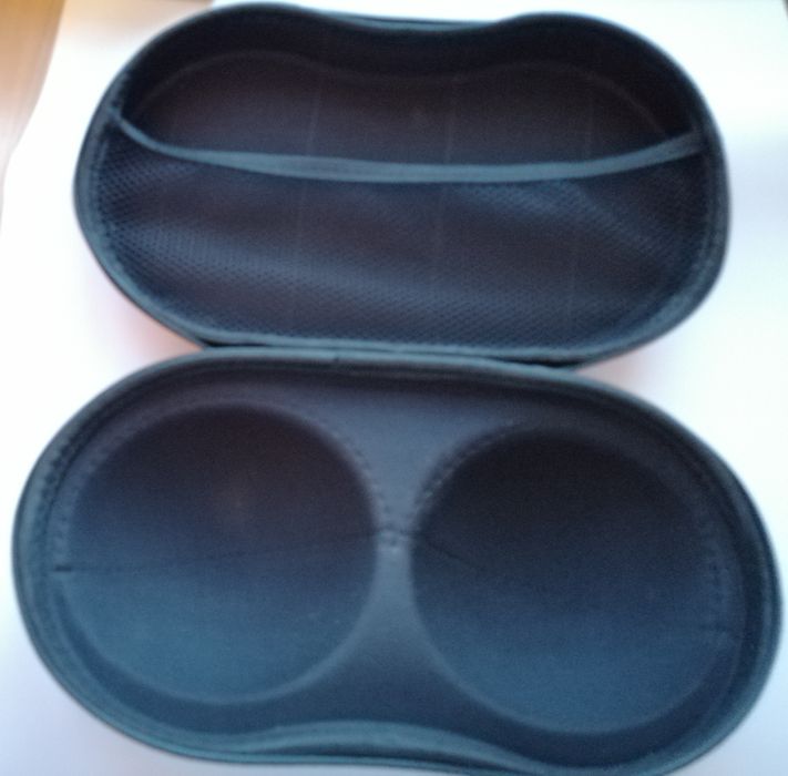 Кутия с цип за съхранение и транспортиране на сутиени