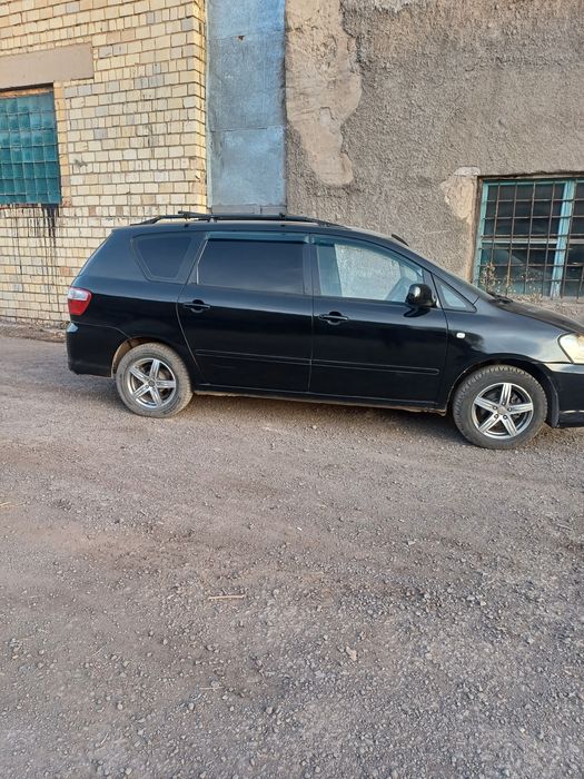 Продаю машину Toyota