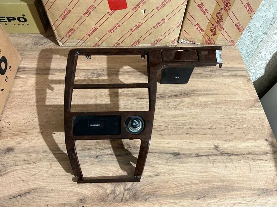 Консоль центральная Mark 2 GX JZX100 под корректор фар. Панели борода