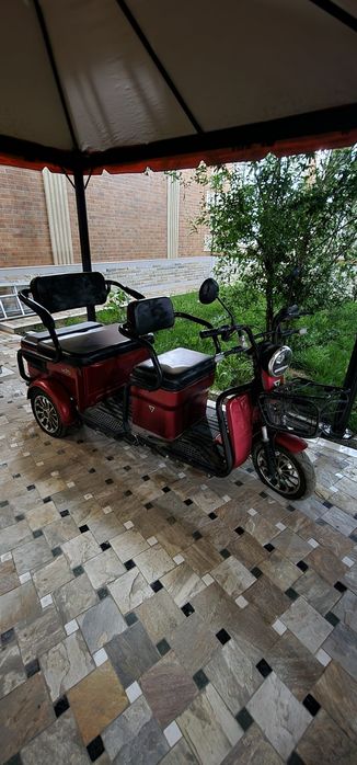 Skuter moto sotiladi