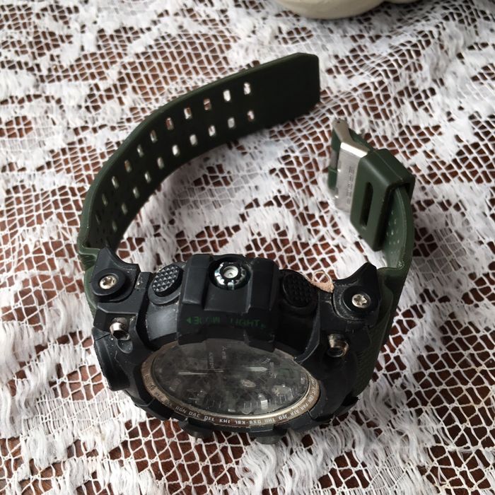 Часовник SKIMEI