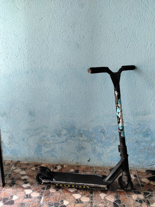 Vând trotineta este în stare foarte buna
