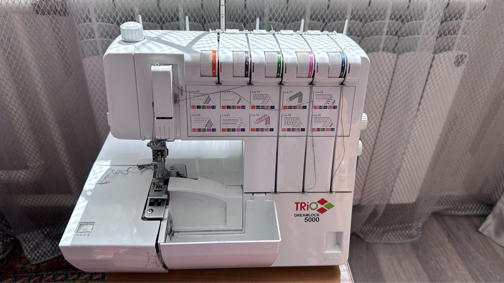 Продам оверлок, в хорошем состоянии