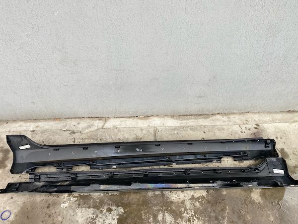 Set Praguri Stanga/Dreapta VOLVO V60 Cross Country 2016+ 31333005/31333004